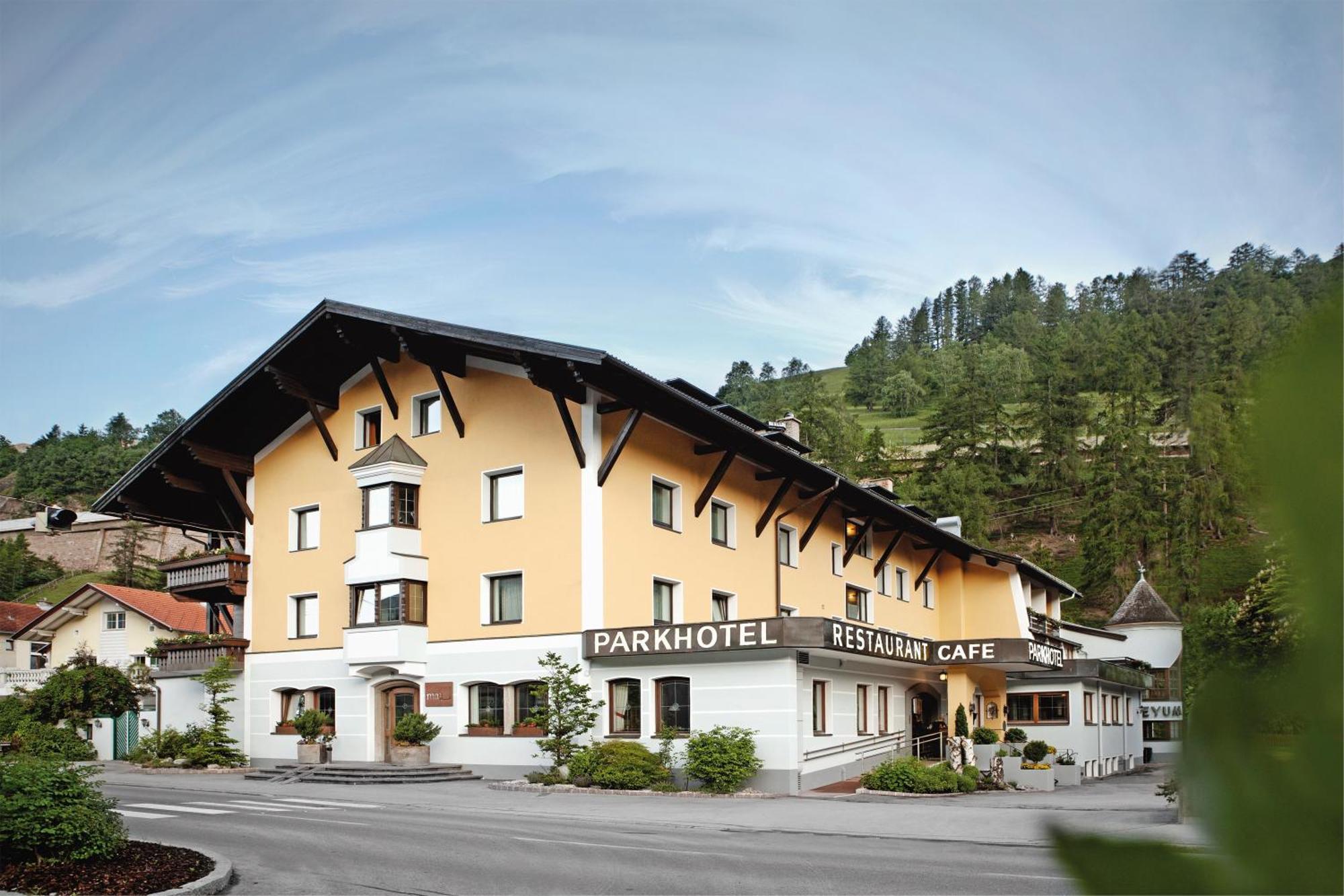 Parkhotel Matrei Matrei am Brenner Exterior foto